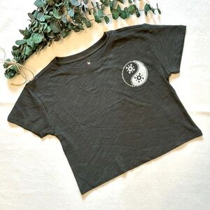 NWOT Crewcuts Girls' cropped yin-yang graphic T-shirt size XS (4-5)